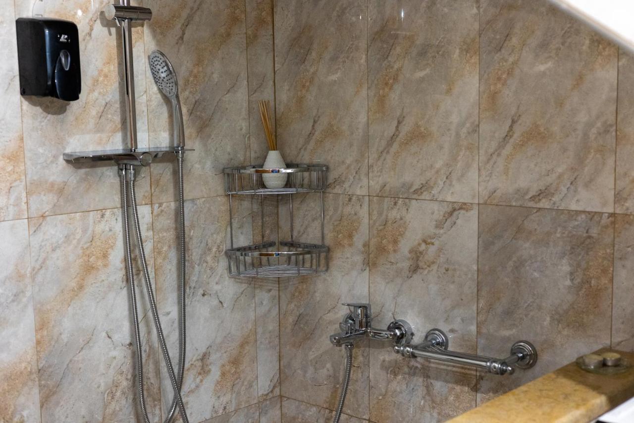 Black Suites خانيا المظهر الخارجي الصورة
